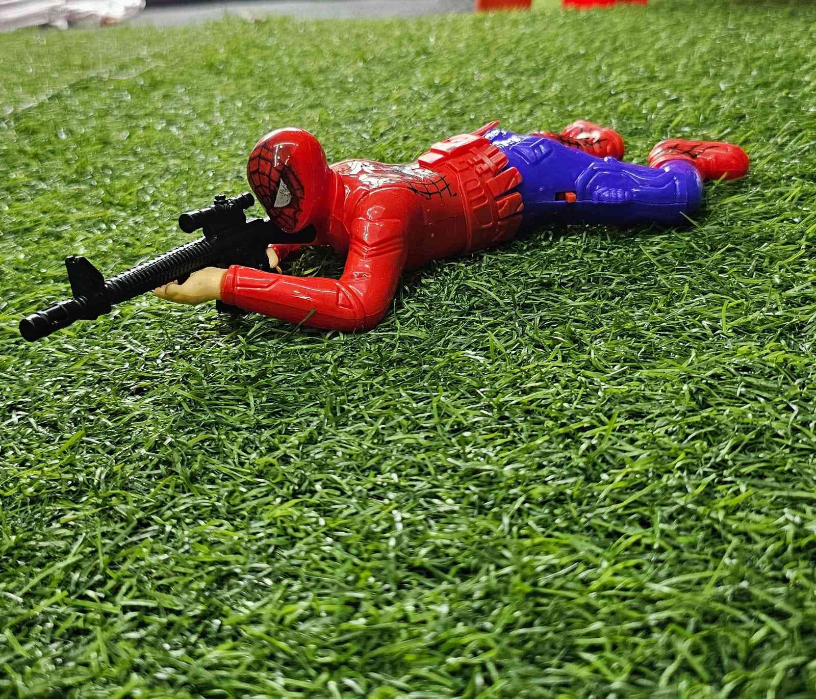 Spiderman crawling